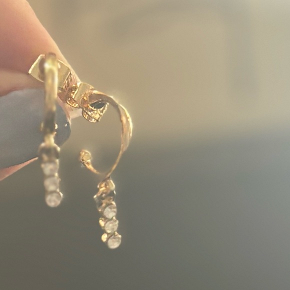 Fashion Earrings-New - Picture 2 of 3